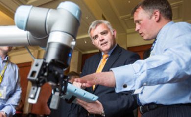 Enterprise Minister and Curricular Manager with Universal Robots for education