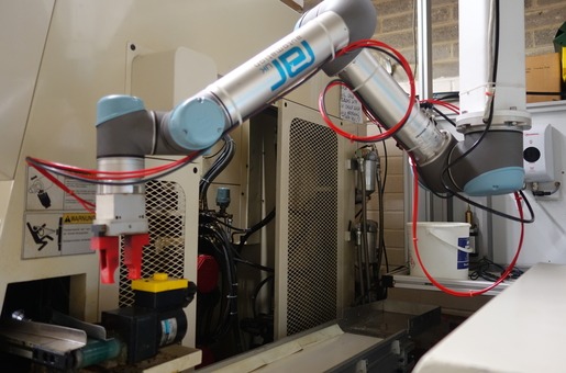 Machine Tool Tending with Universal Robots cobots