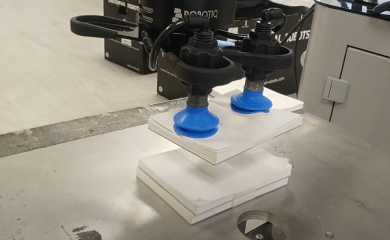 Cobot pick-and-place application using vacuum grippers