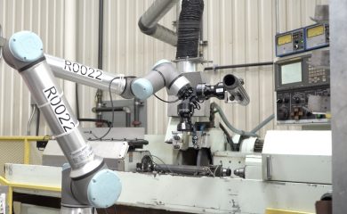 Robotiq Machine Tending solution for machine tool tending